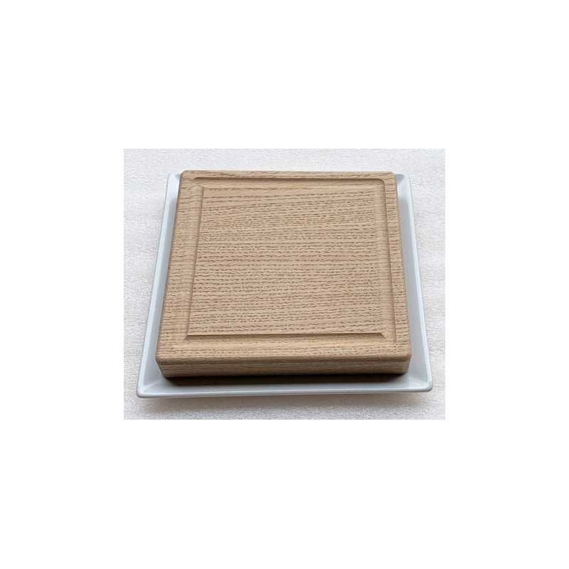 Bøfplankesæt Nr 3. med tallerken 18 x 18 + planke 15 x 15 cm.